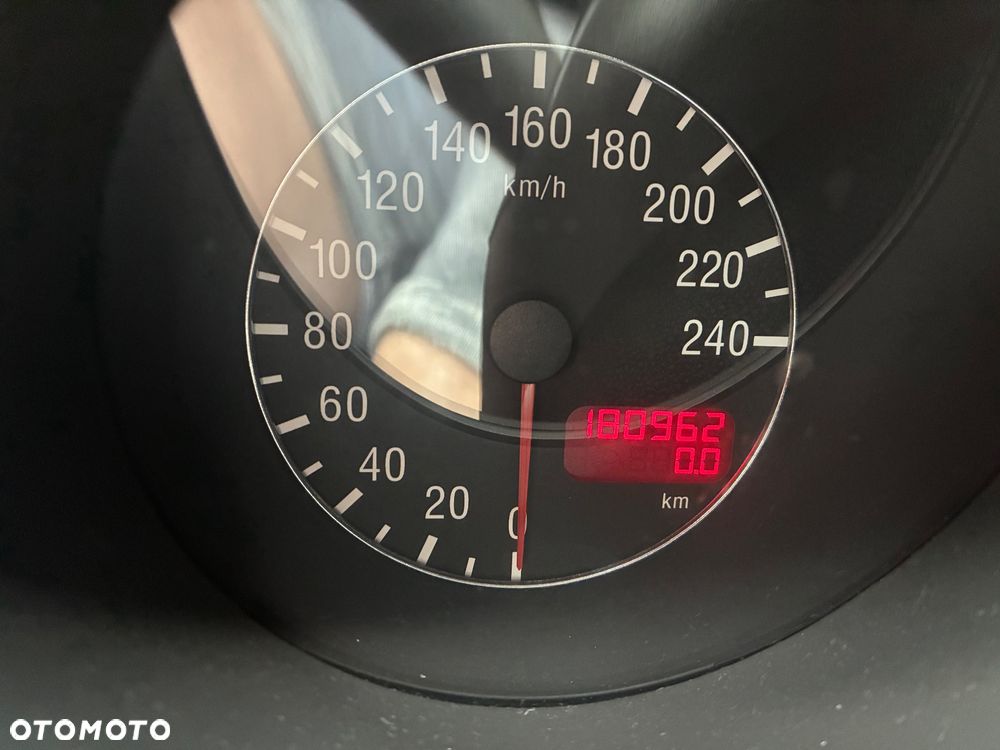 Alfa Romeo 147 1.9 JTD Distinctive - 6