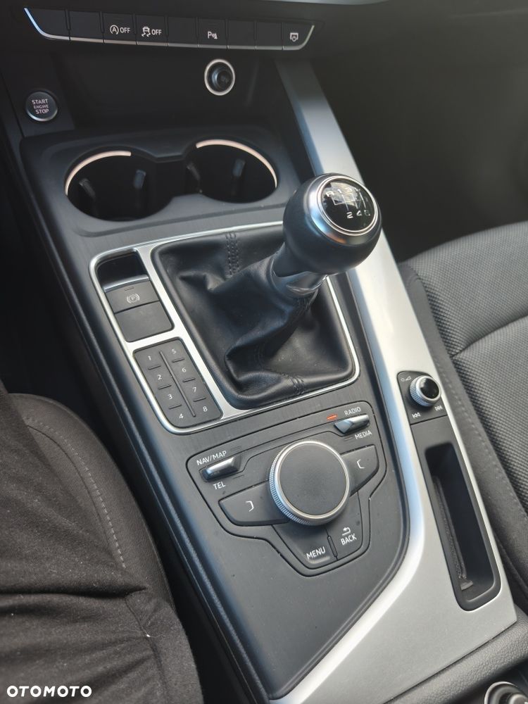 Audi A4 Limousine - 5