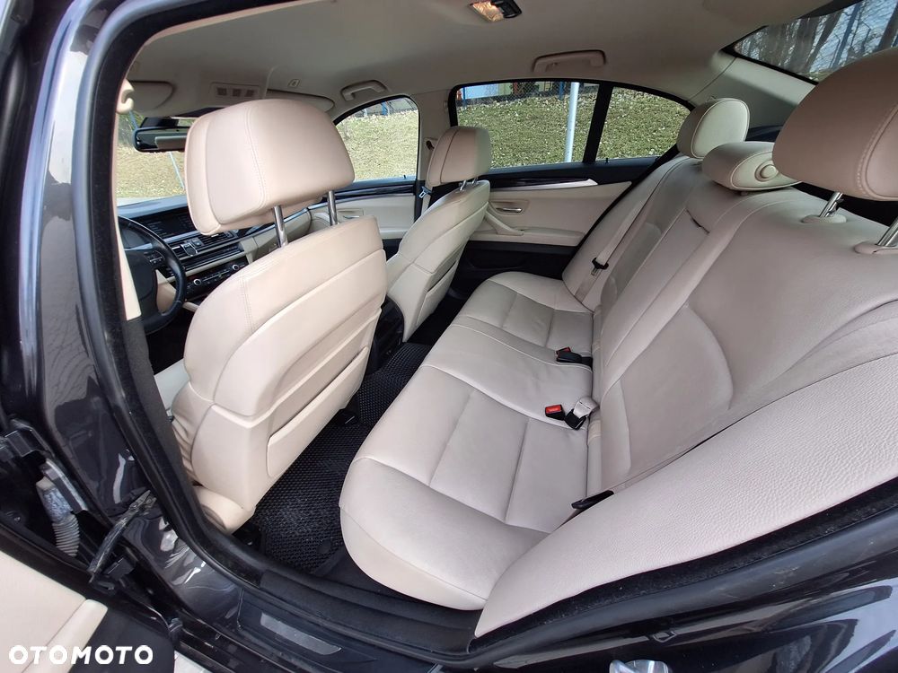 BMW Seria 5 520d Luxury Line - 10