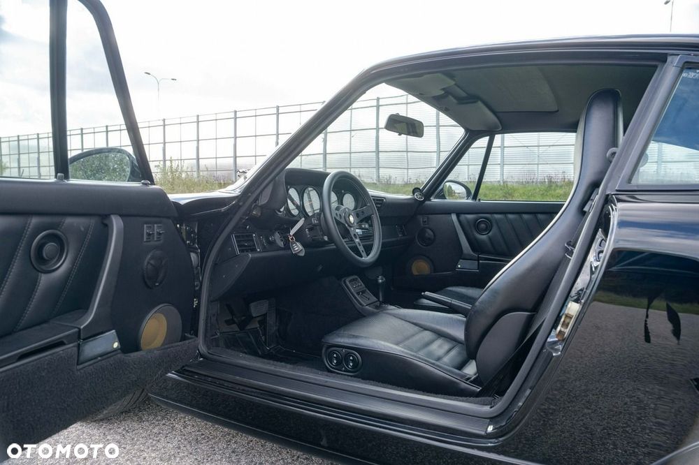 Porsche 911 - 24