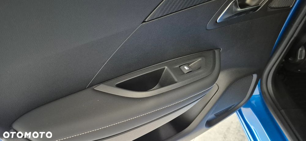 Peugeot 2008 PureTech 130 Allure S&S EAT8 - 22