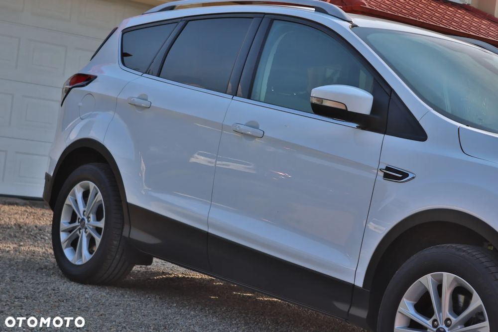 Ford Kuga 2.0 TDCi 2x4 Business Edition - 4
