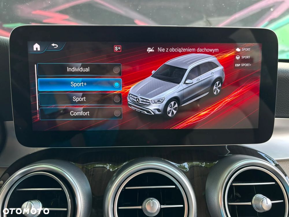 Mercedes-Benz GLC - 27