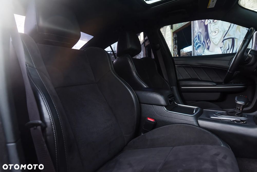 Dodge Charger 5.7 R/T - 19