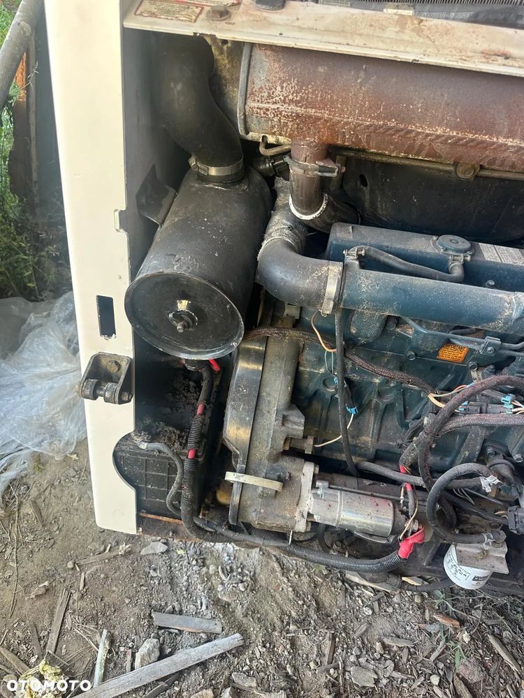 Bobcat Miniładowarka BOBCAT S130 4x4 - 9