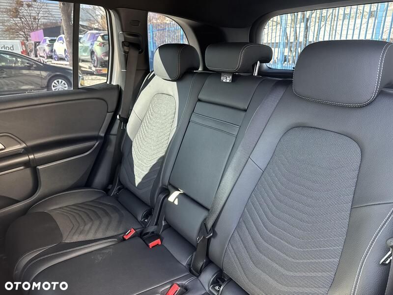 Mercedes-Benz GLB 200 7G-DCT - 15