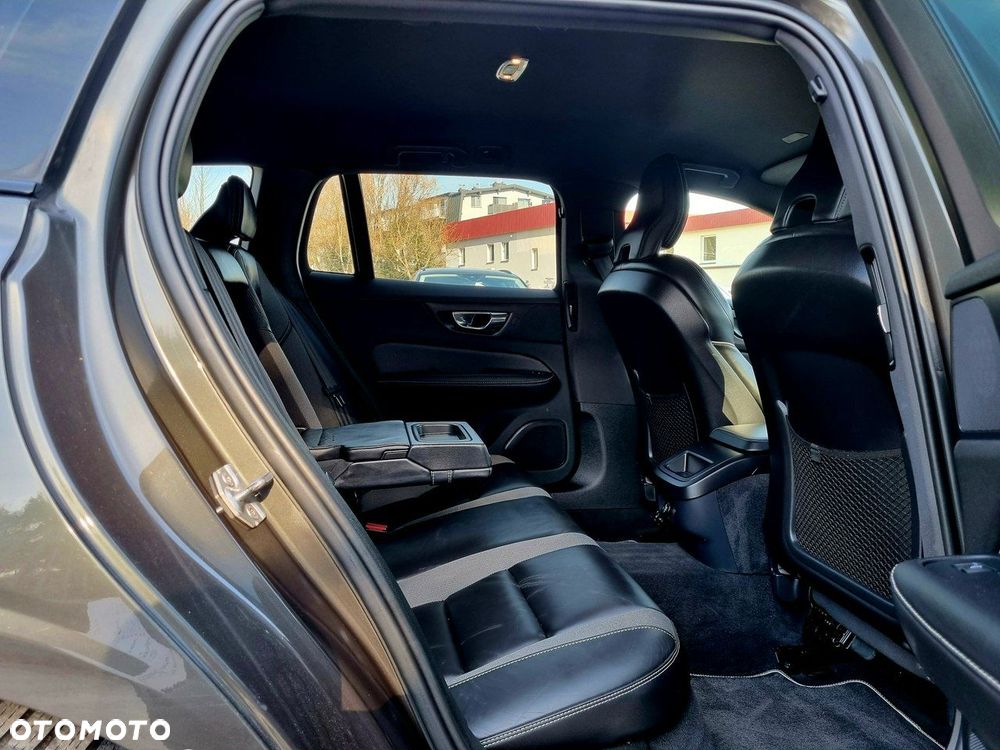 Volvo V60 D4 Geartronic R-Design - 15