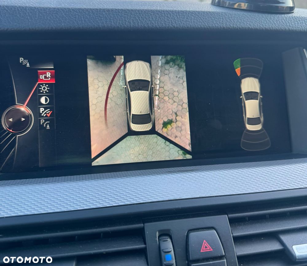 BMW Seria 5 520d xDrive - 24
