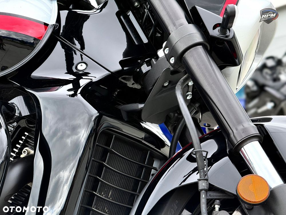 Suzuki Boulevard - 26