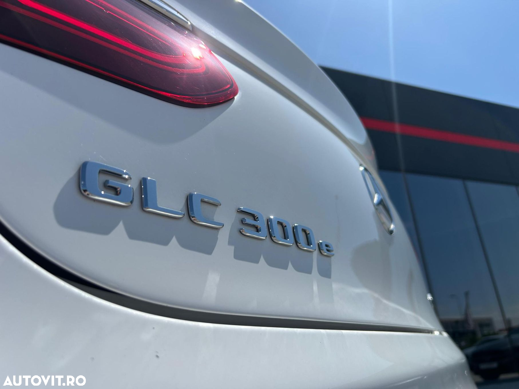 Mercedes-Benz GLC Coupe 300 e 4Matic 9G-TRONIC AMG Line - 28