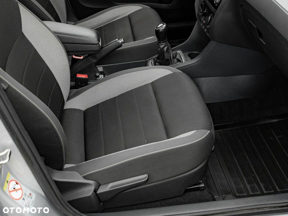 Skoda RAPID Spb 1.0 TSI Ambition - 33