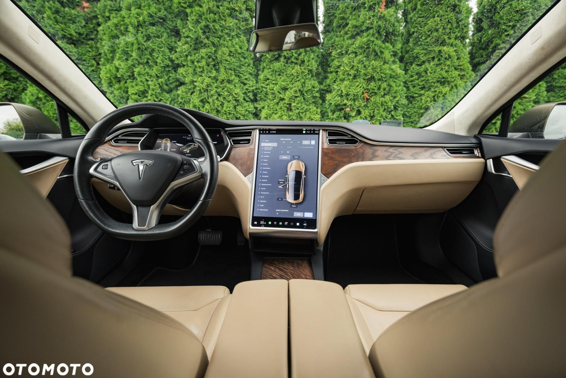 Tesla Model S - 10