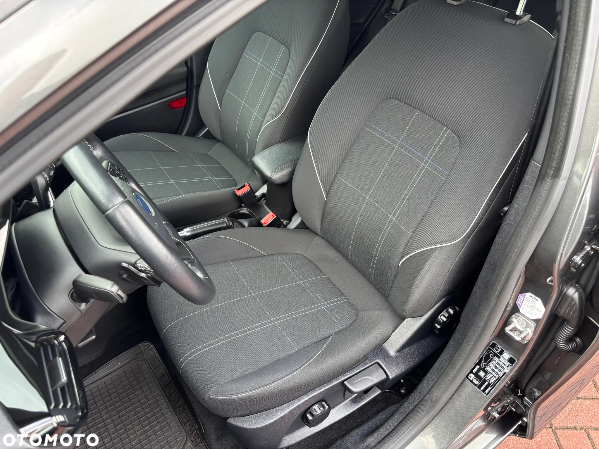 Ford Fiesta 1.0 EcoBoost S&S COOL&CONNECT - 13