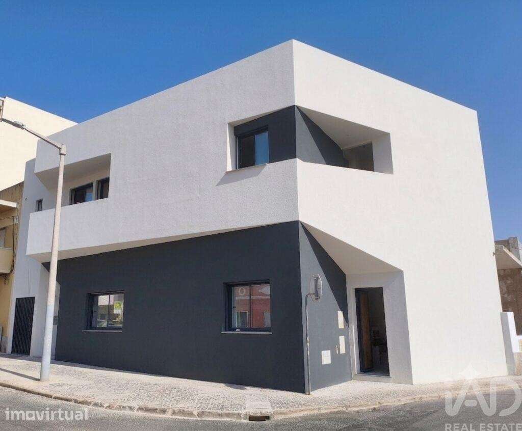 Apartamento T1 em Quarteira de 176,00 m2 - Grande imagem: 2/18