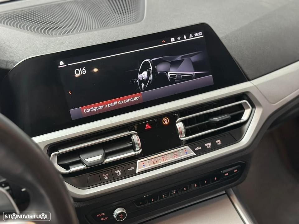 BMW 318 d Touring Pack Desportivo M Auto - 7