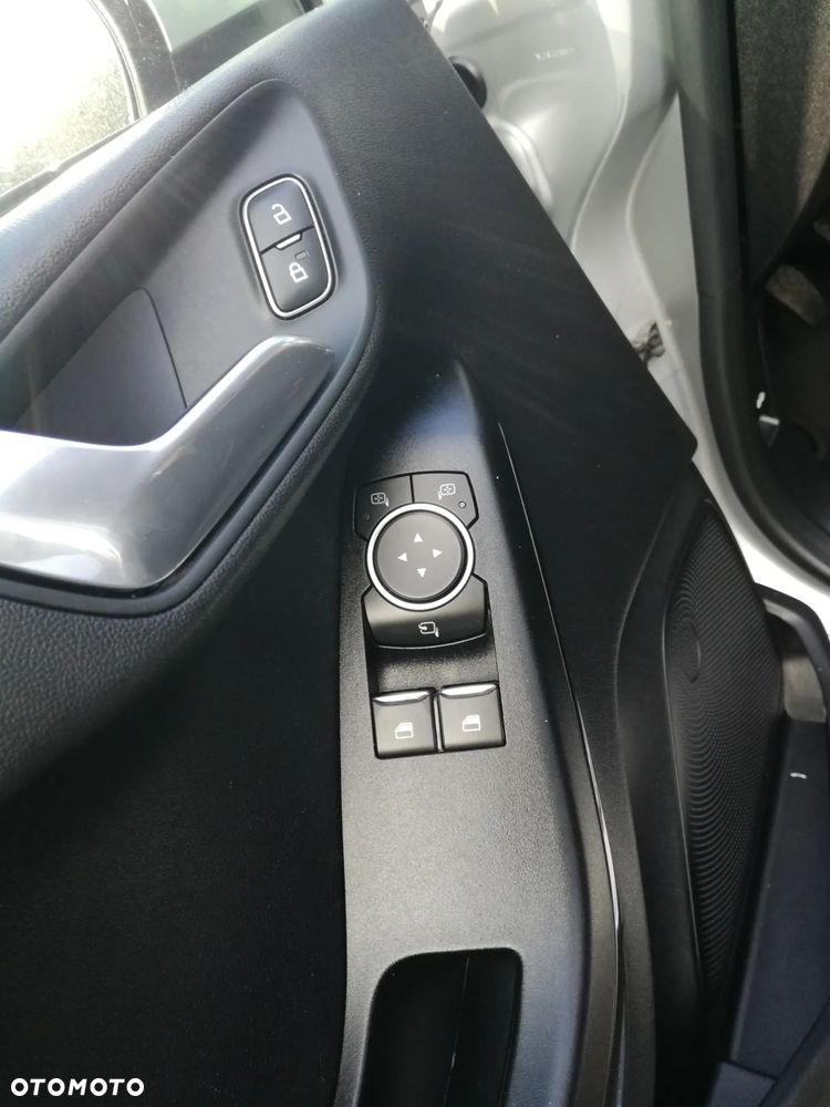 Ford Fiesta 1.1 COOL&CONNECT - 11