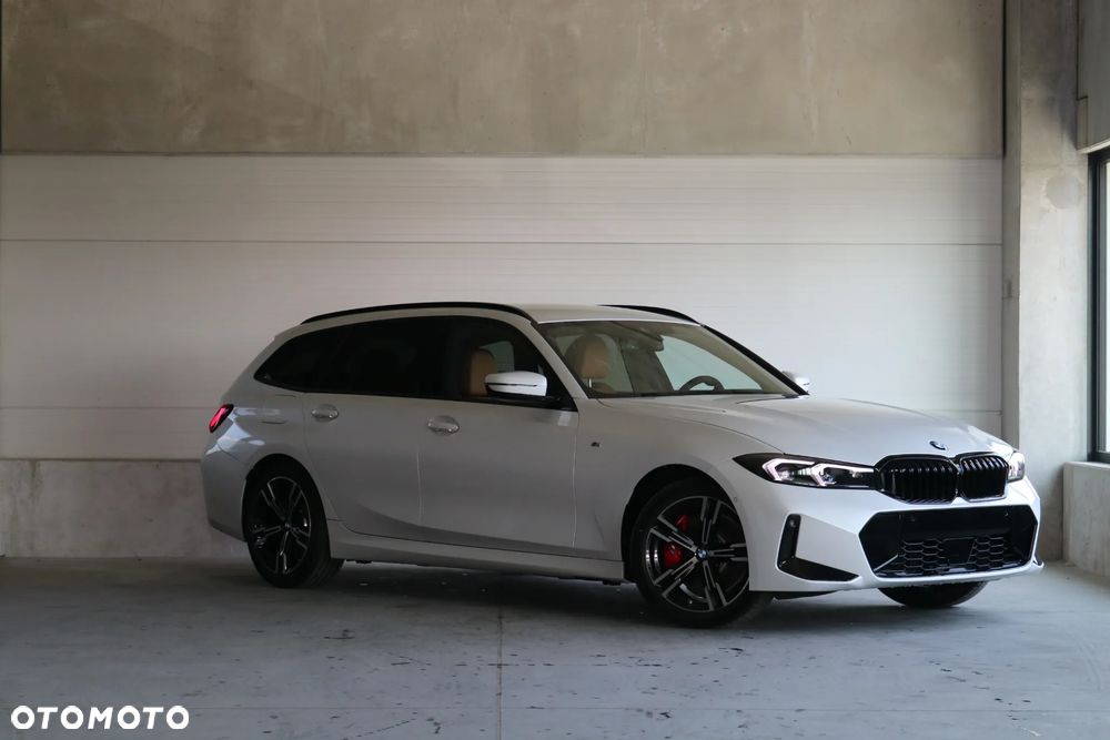 BMW Seria 3 330i xDrive M Sport - 3