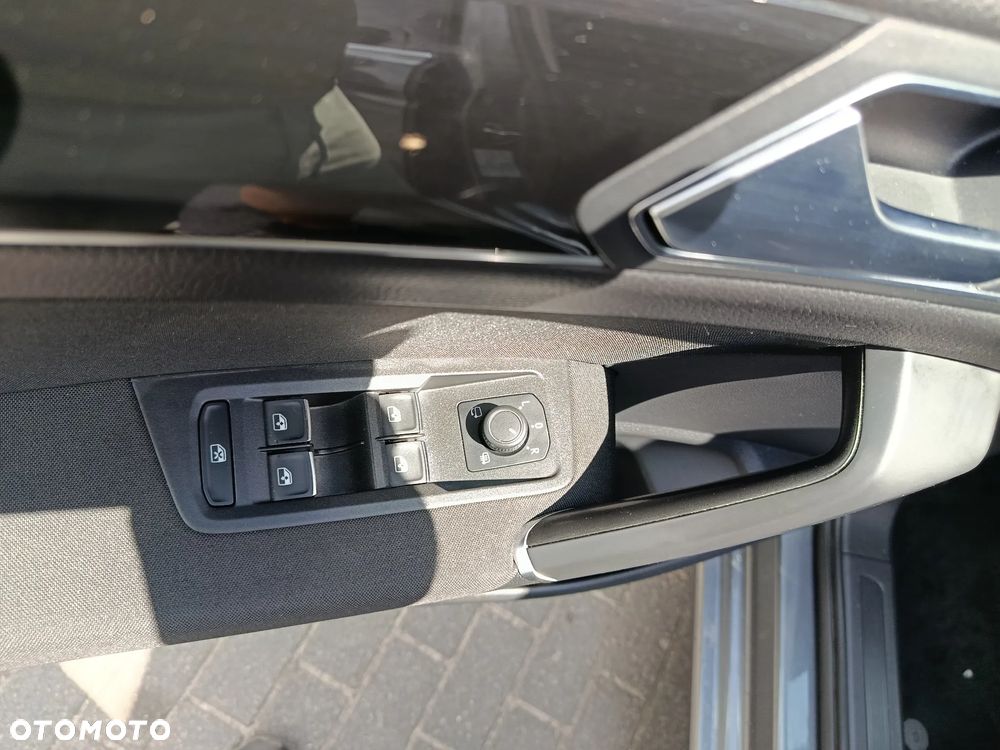 Volkswagen Touran 2.0 TDI SCR DSG Highline - 20