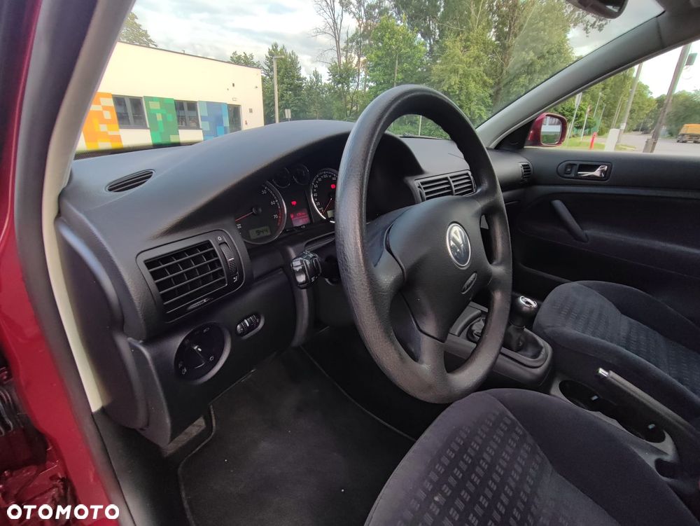 Volkswagen Passat 1.8T Trendline - 11