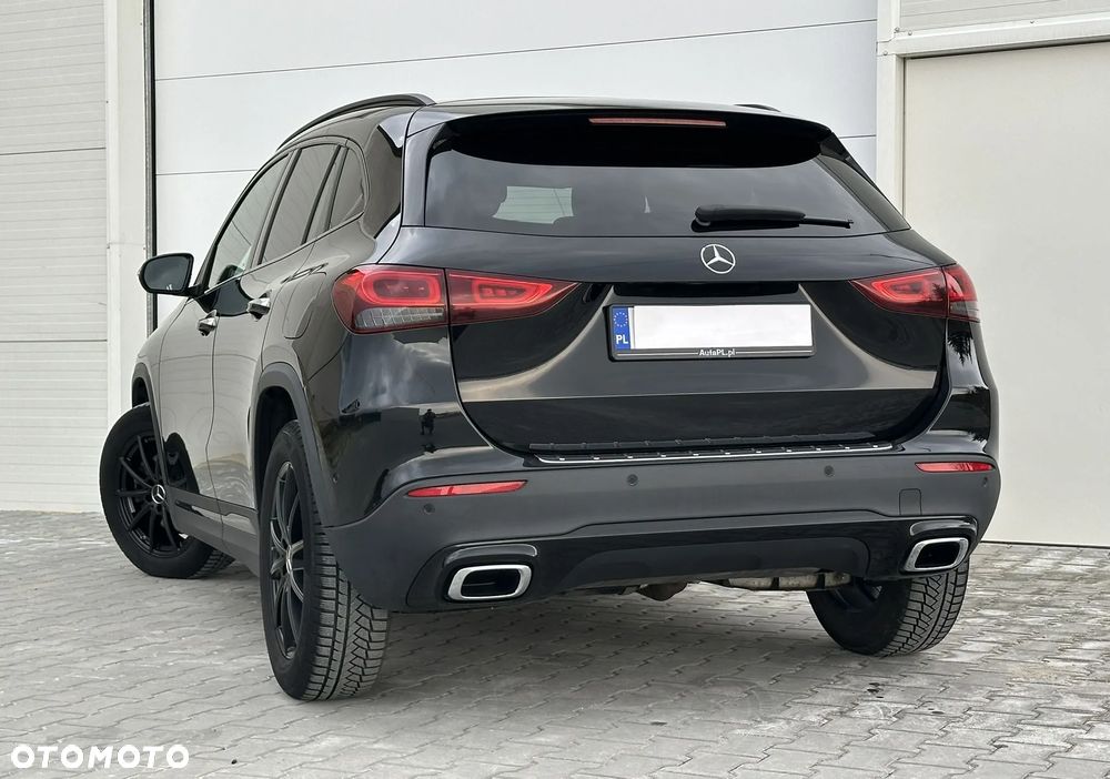 Mercedes-Benz GLA 200 4-Matic Progressive - 3