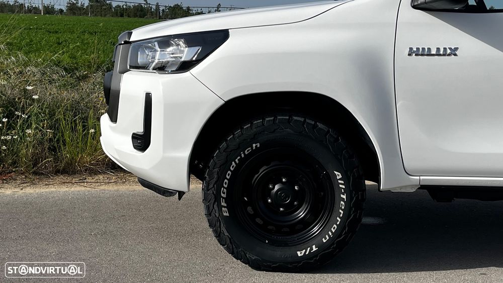Toyota Hilux 2.4 - 4