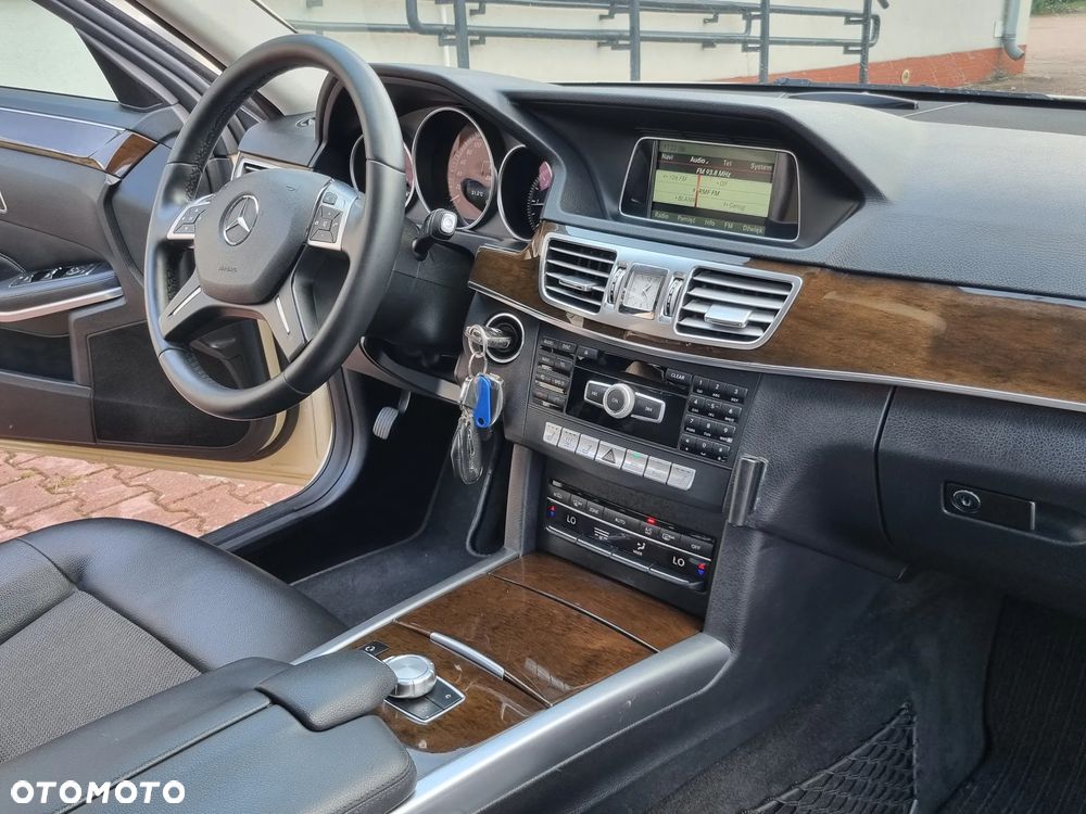 Mercedes-Benz Klasa E 200 CDI 7G-TRONIC - 22