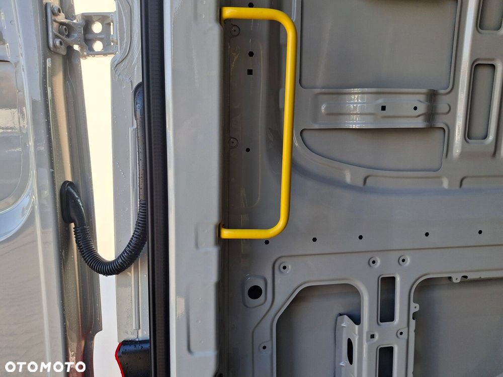 Volkswagen Crafter 2.0 TDI 177 KM - 37