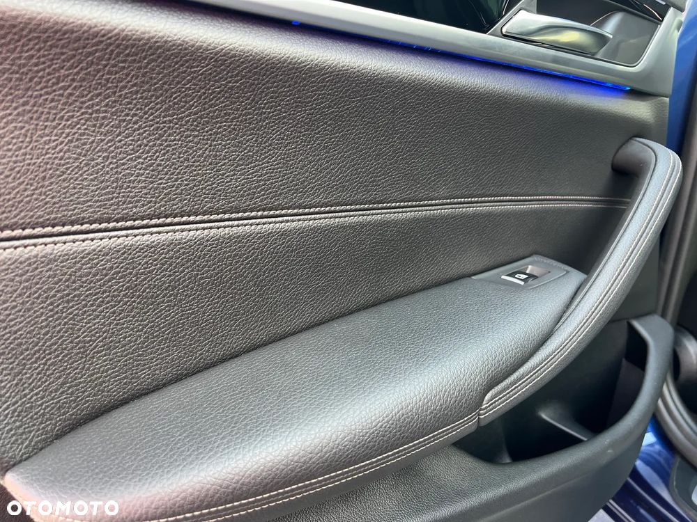 BMW Seria 5 520d Sport Line - 36