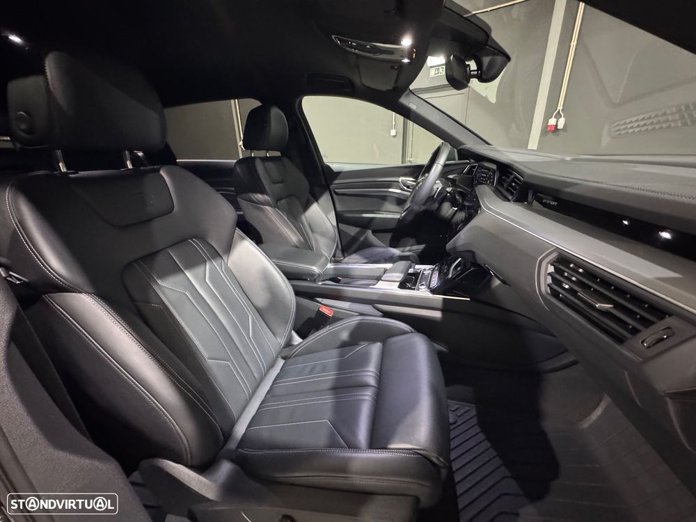 Audi e-tron 55 quattro S line - 28