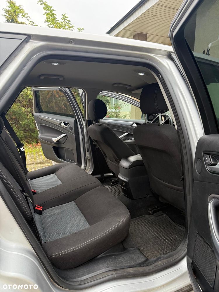 Ford Mondeo 2.0 TDCi Ambiente - 12