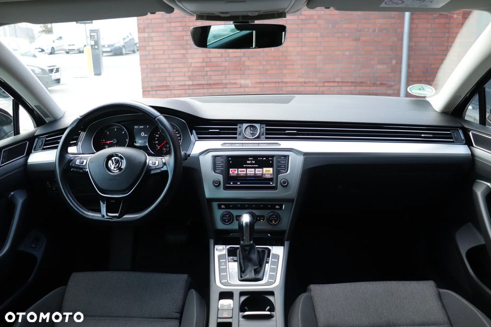 Volkswagen Passat 2.0 TDI (BlueMotion Technology) DSG Comfortline - 25