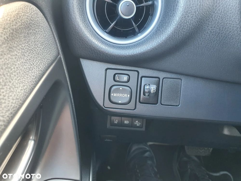 Toyota Yaris Hybrid 1.5 VVT-i Y20 Club - 19