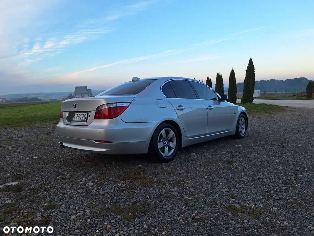 BMW Seria 5 523i - 5