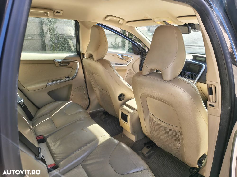 Volvo XC 60 2.4D DRIVe - 6