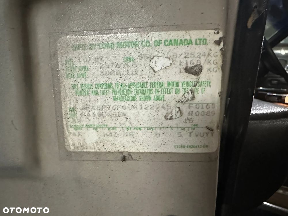 Ford Crown - 26