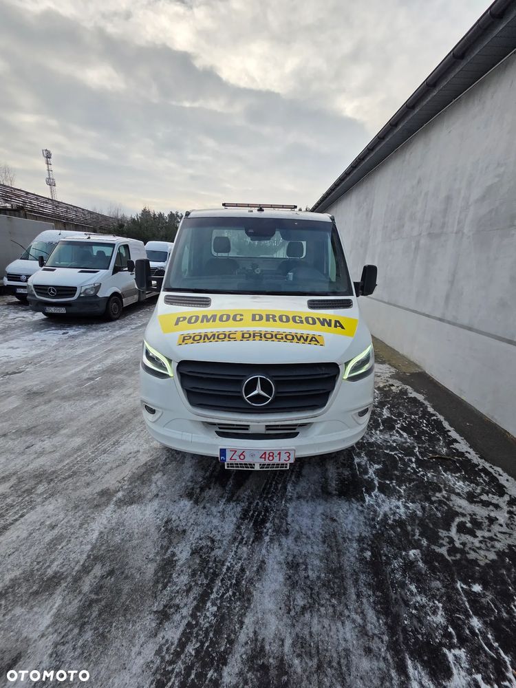 Mercedes-Benz Sprinter - 2