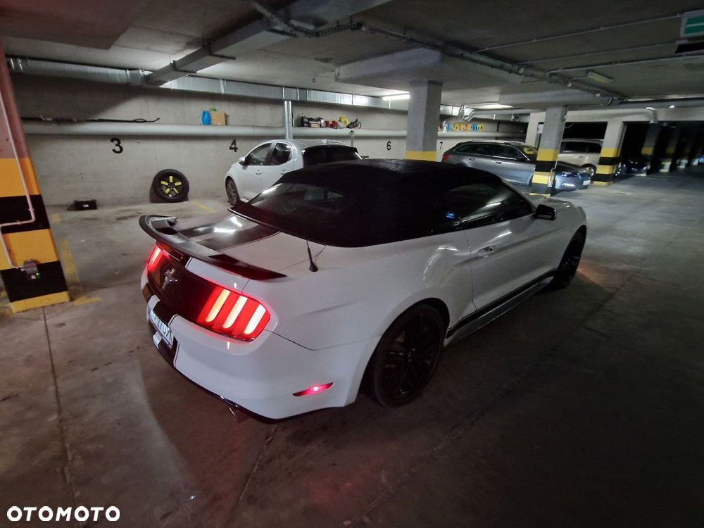 Ford Mustang - 7