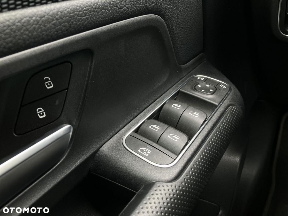 Mercedes-Benz GLA 200 - 24