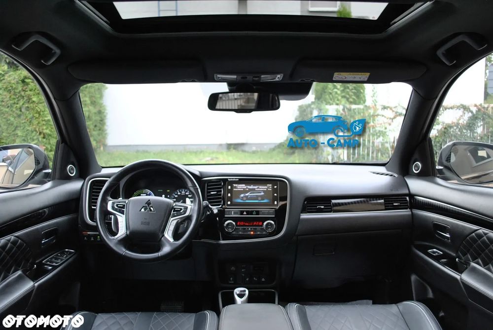 Mitsubishi Outlander 2.4 4WD Diamant+ - 21