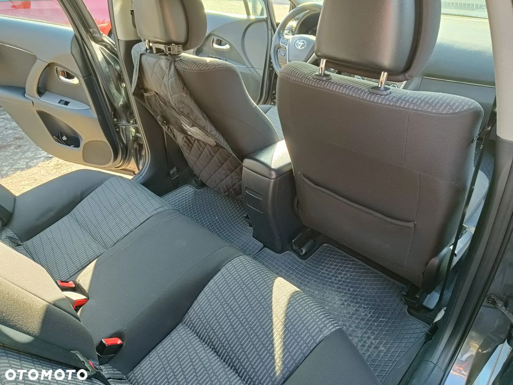 Toyota Avensis 1.8 Luna - 7