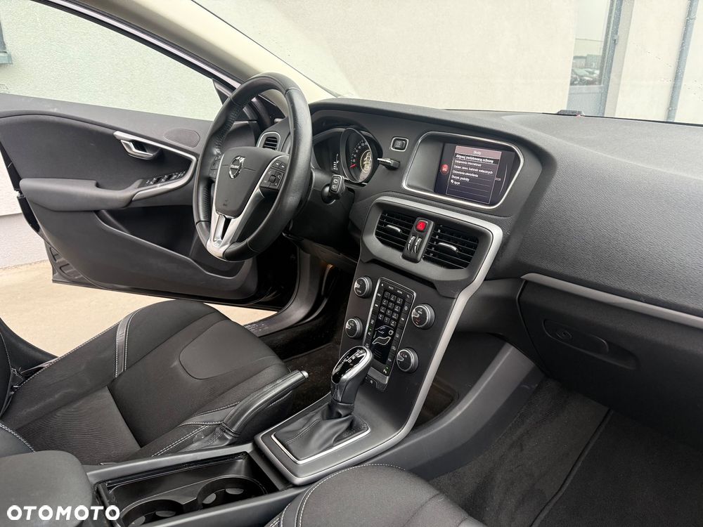 Volvo V40 D3 Drive-E Momentum - 17