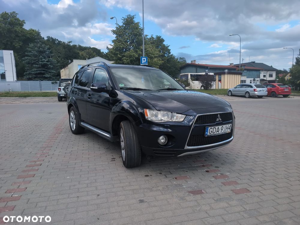 Mitsubishi Outlander - 1