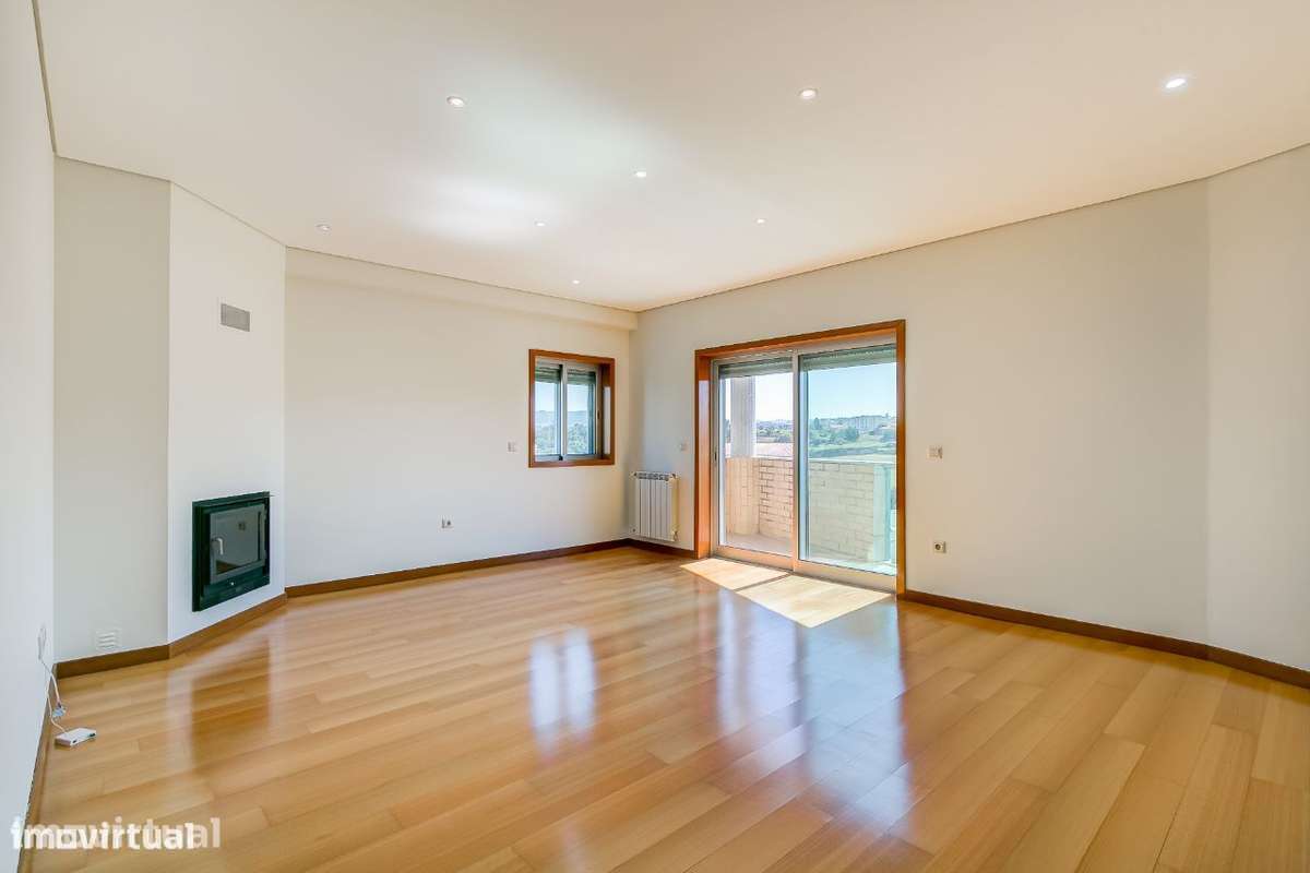 Apartamento T2 Moderno Excelente Estado - Cozinha Equipada / Varanda - Grande imagem: 3/21