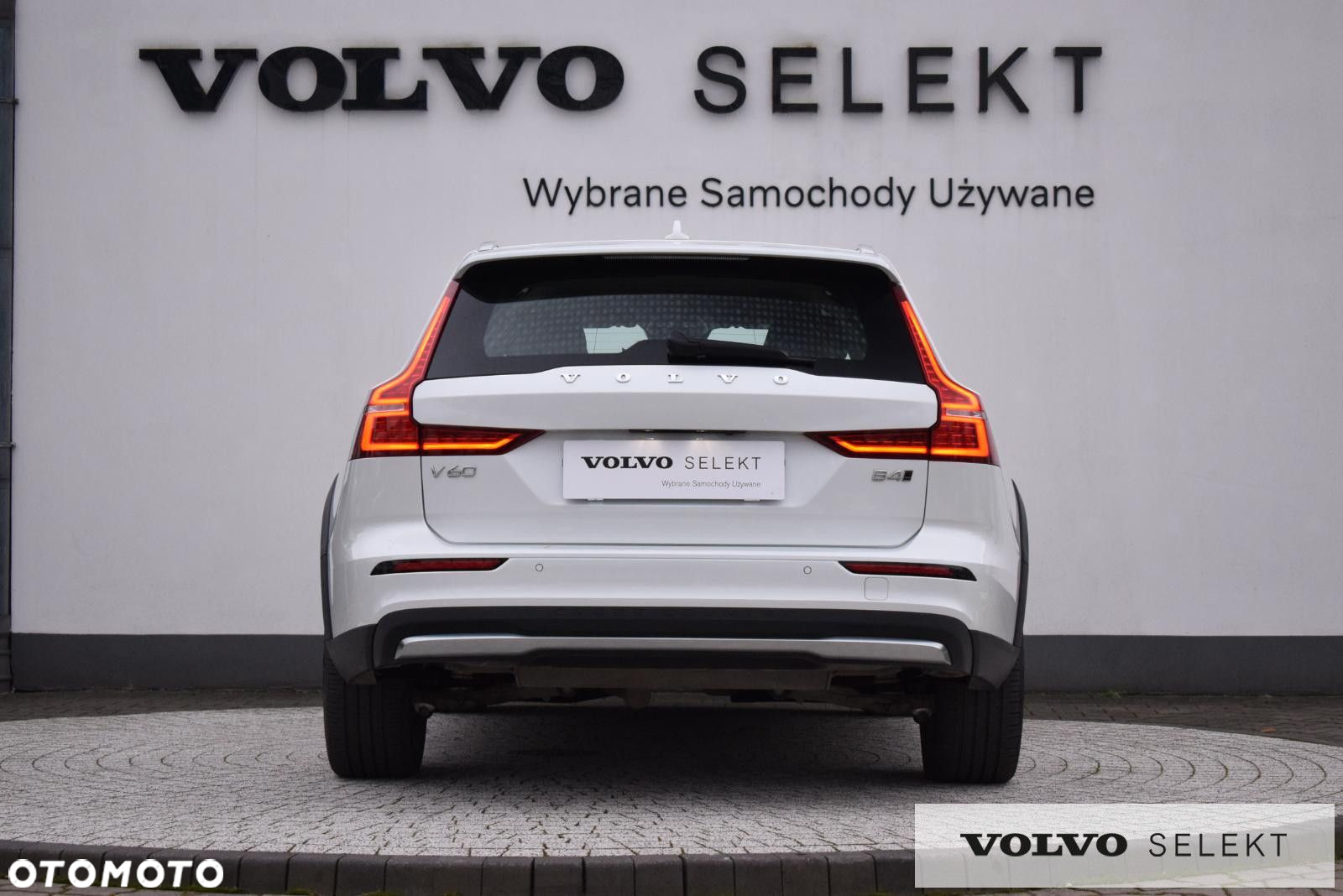 Volvo V60 Cross Country - 8