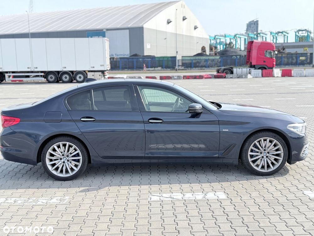 BMW Seria 5 540i Luxury Line - 17