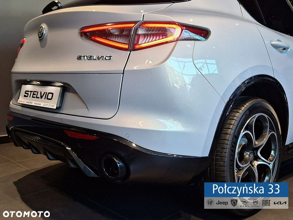 Alfa Romeo Stelvio - 12