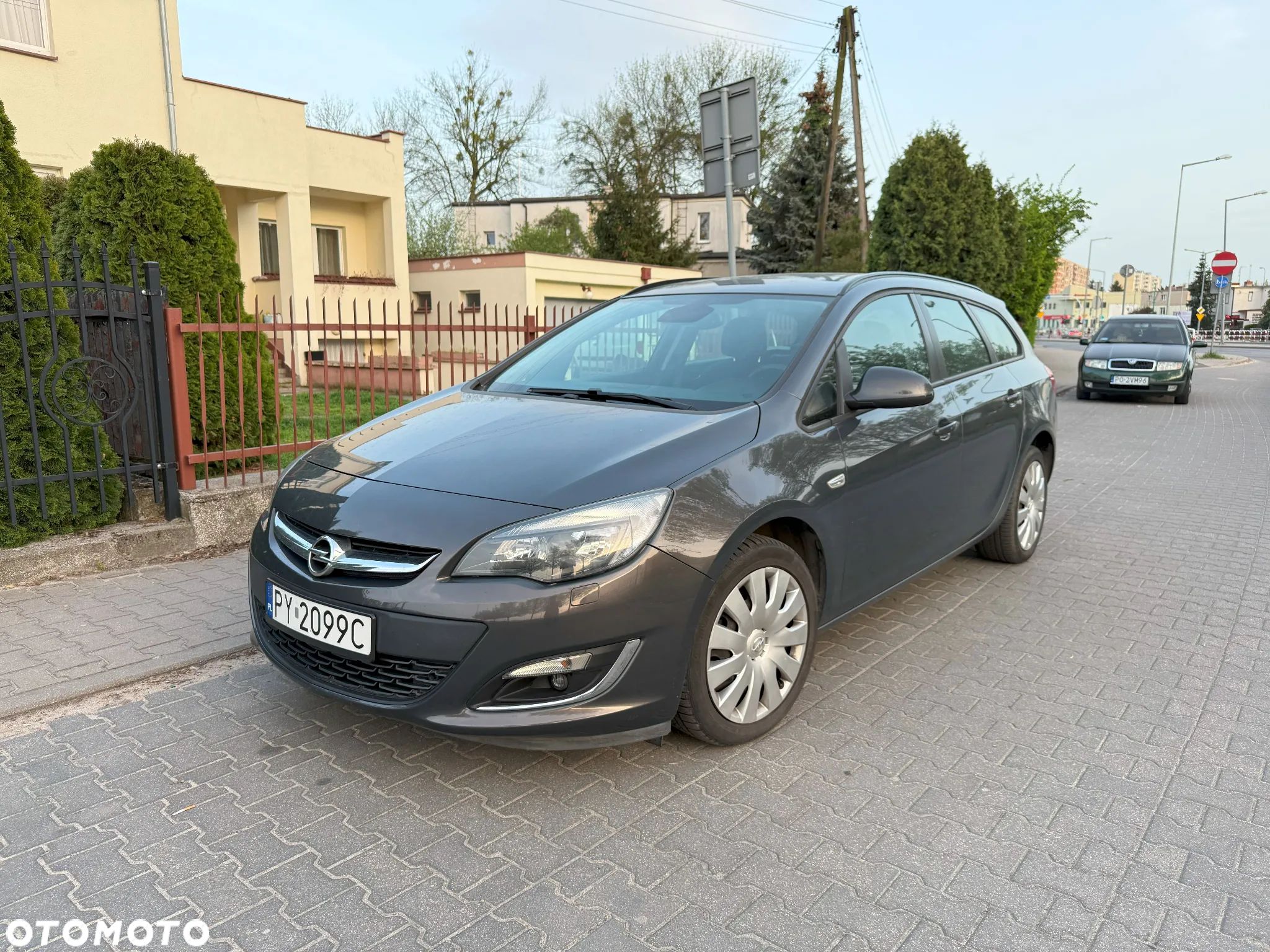 Opel Astra 1.6 Sports Tourer - 1