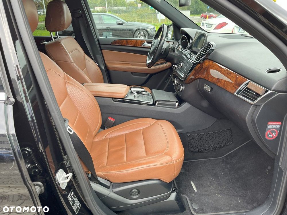 Mercedes-Benz GLE - 26
