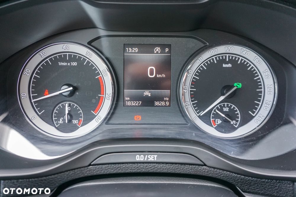 Skoda Karoq 1.5 TSI ACT 4x2 Ambition DSG - 14