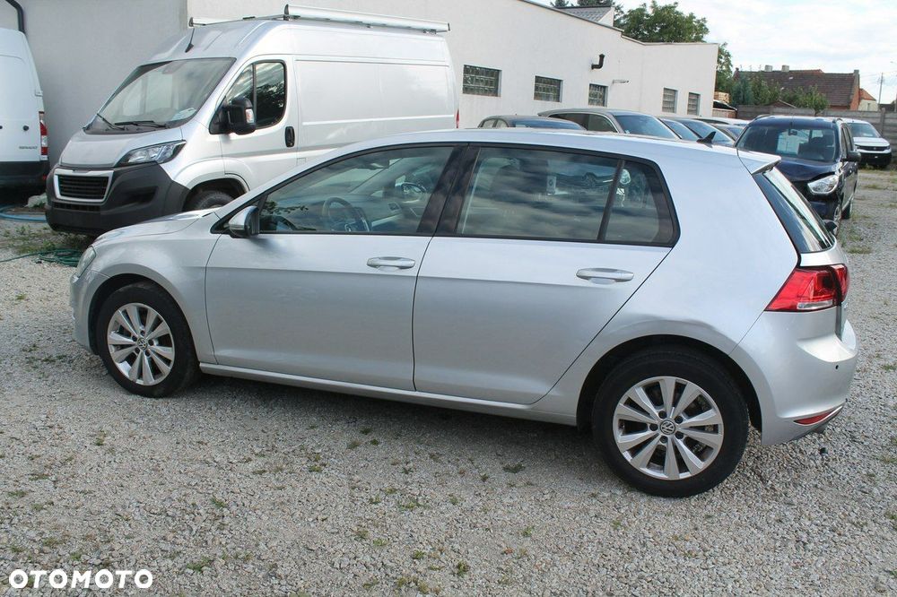 Volkswagen Golf - 8